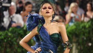 Así luce Zendaya en la alfombra del Met Gala en Nueva York