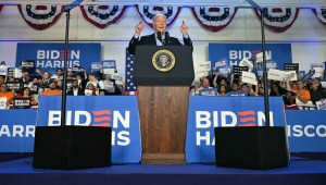 El presidente Joe Biden habla durante un evento de campaña en Madison, Wisconsin, el 5 de julio de 2024. (Saul Loeb/AFP/Getty Images)