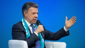 El entonces presidente de Colombia, Juan Manuel Santos, durante una visita a Alemania el 10 de mayo de 2018. (Crédito: GUIDO KIRCHNER/AFP/Getty Images)